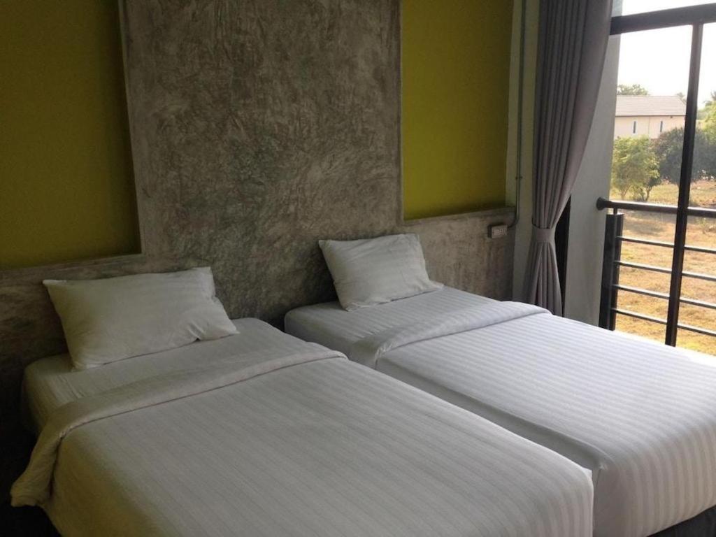 Pornsiri Hotel Sisaket Exterior foto