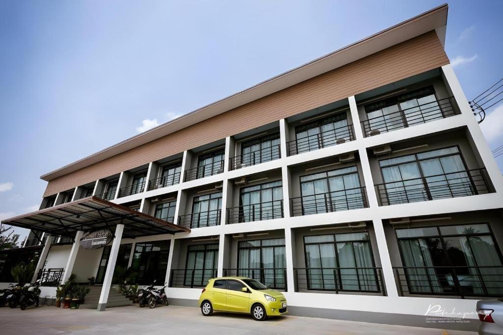 Pornsiri Hotel Sisaket Exterior foto